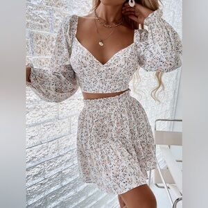 SHEIN©️Ditsy Floral Sweetheart Neck Flounce Sleeve Top & Ruffle Hem Skirt  M (6)